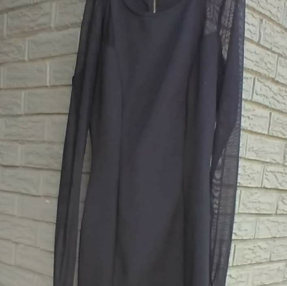 I'm selling 4 dresses - Picture 3 of 4